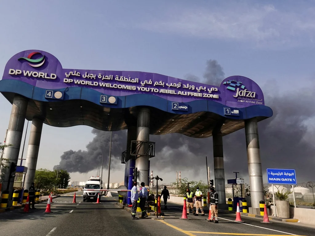 Iran élargit ses frappes dans le Golfe : 1 000 attaques contre les ÉAU