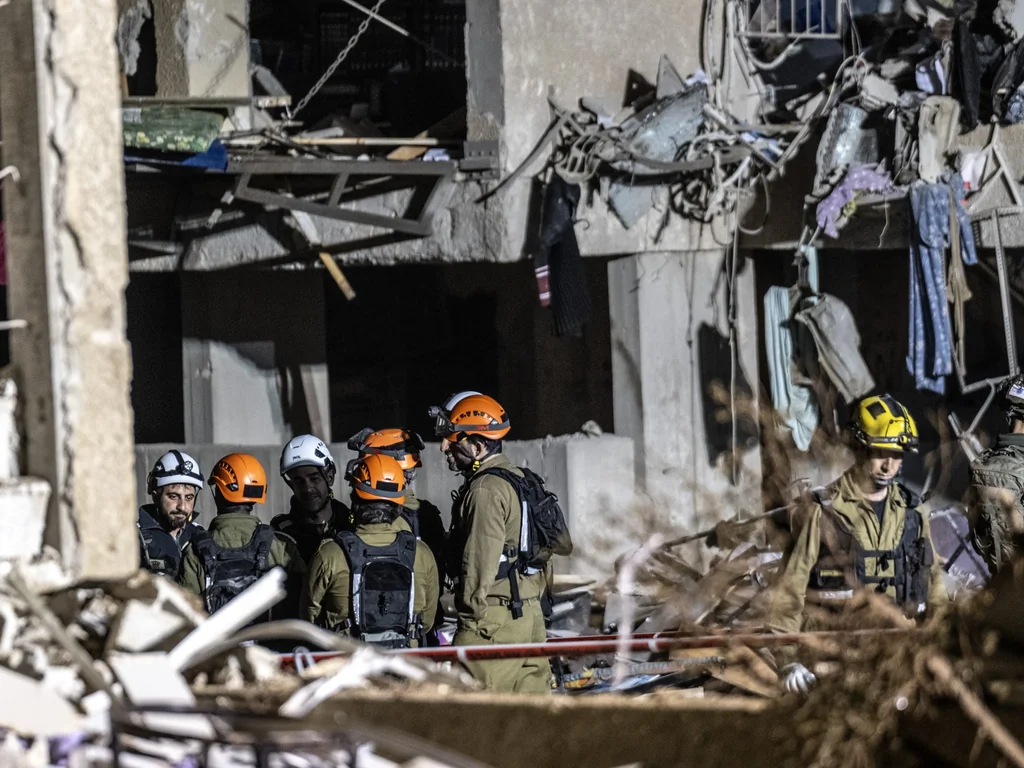 Israël évalue ses défenses après une nuit de tirs iraniens