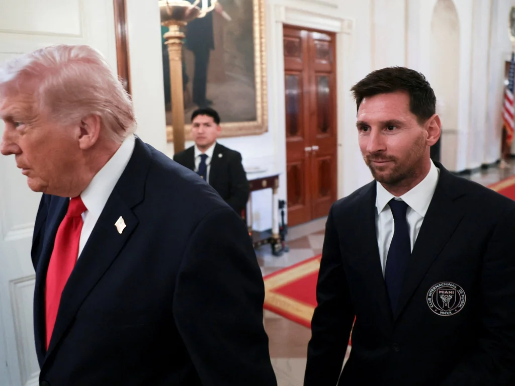 Messi critiqué pour avoir applaudi Trump à la Maison-Blanche