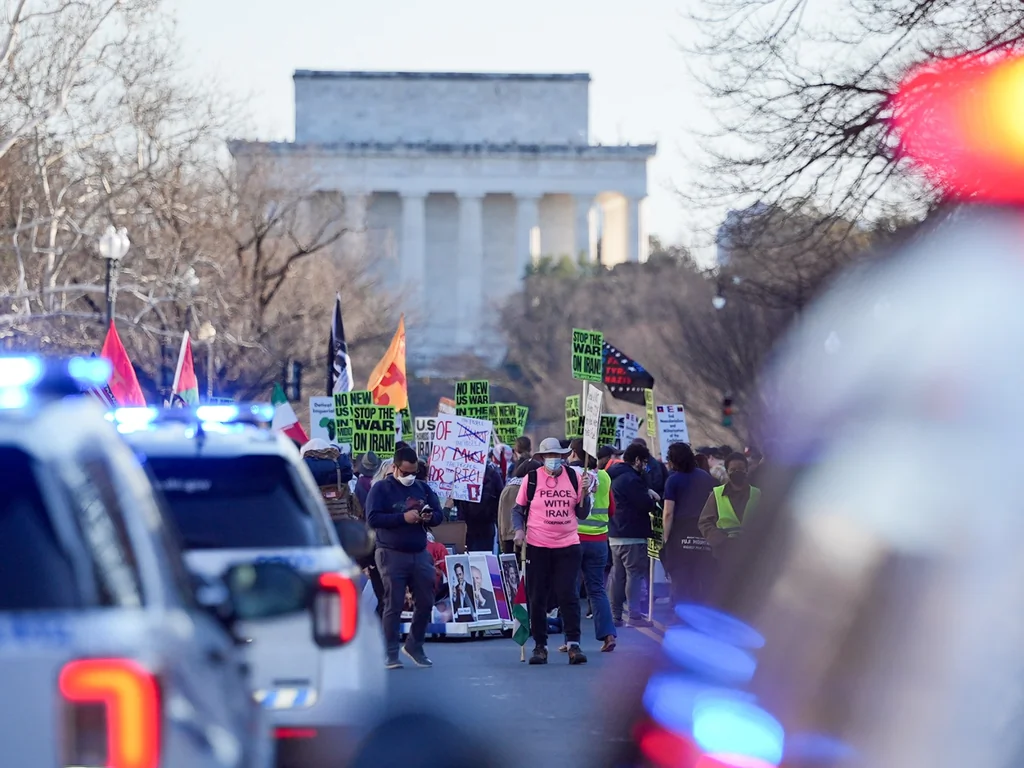 Sondage: 1 Américain sur 4 approuve les frappes contre l'Iran