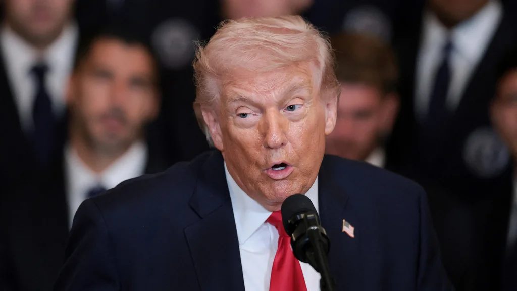 Trump appelle le Corps des Gardiens à déposer les armes