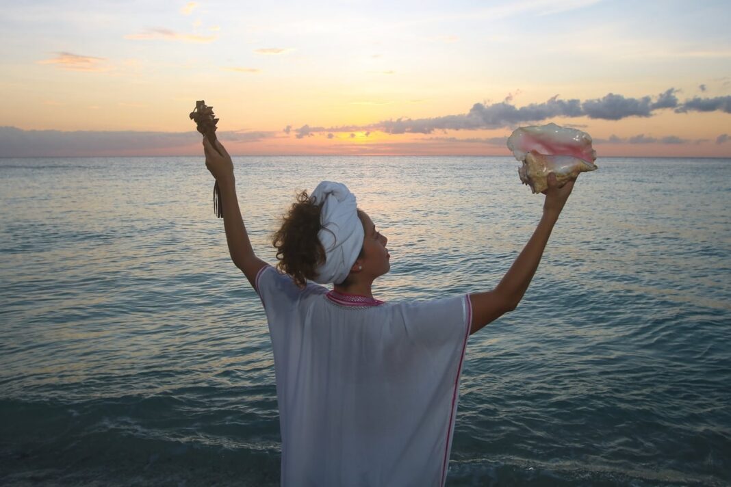 Apnée du sommeil : souffler dans une conque, un rituel ancestral efficace