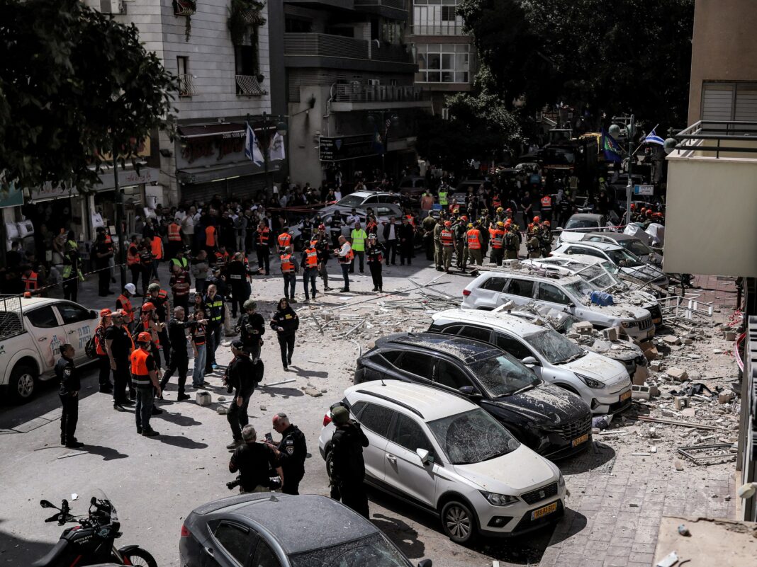 Attaques Iran-Hezbollah-Houthis : explosions à Tel-Aviv et Jérusalem