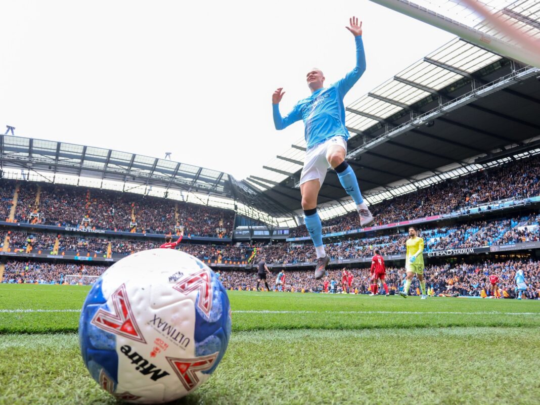 Haaland surpasse Messi et Ronaldo avec un hat-trick record