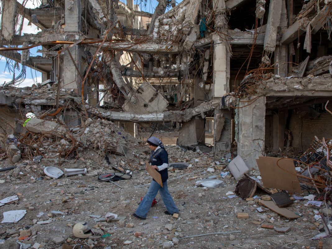 Israël frappe un pont ferroviaire en Iran avant l’échéance Trump