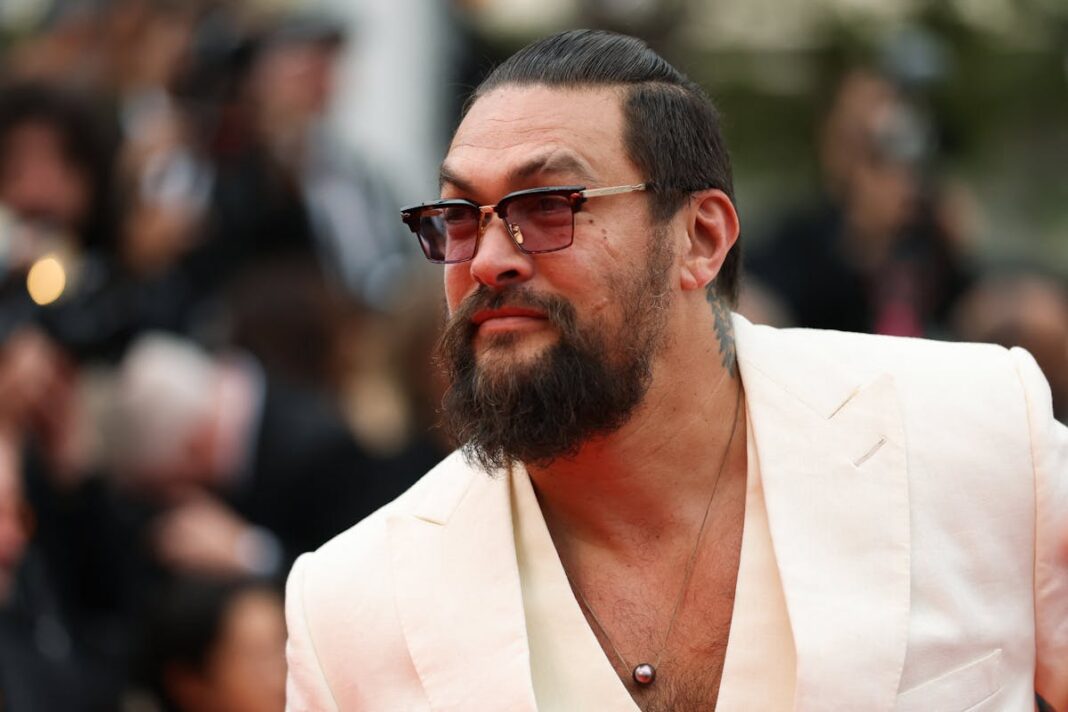 Jason Momoa raconte comment il a arrêté de fumer après un drame