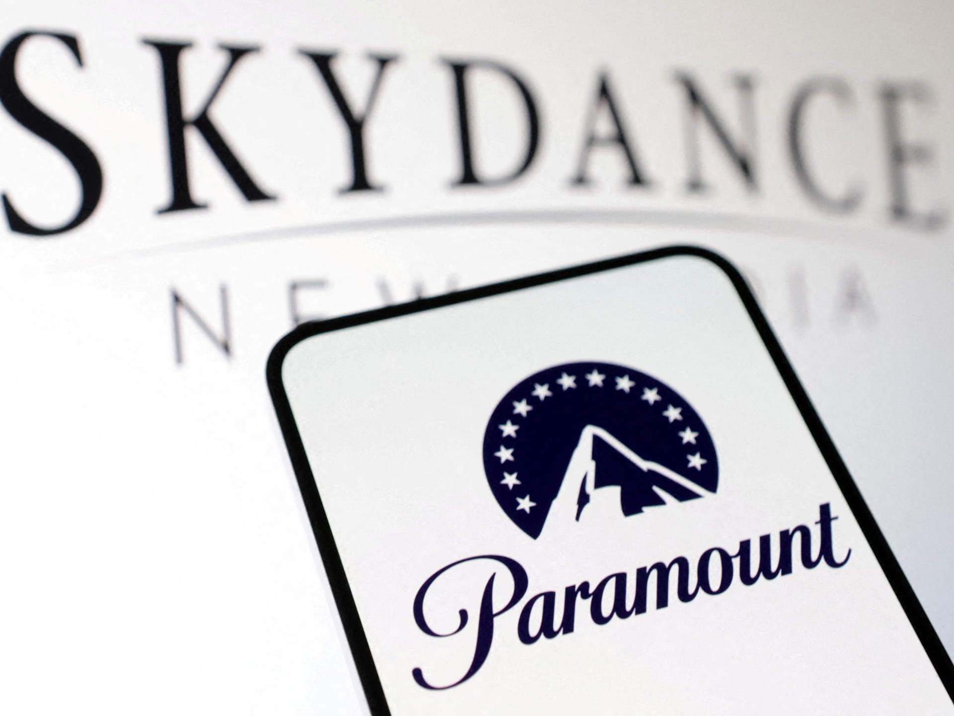 Les actionnaires de Warner Bros approuvent le rachat par Paramount