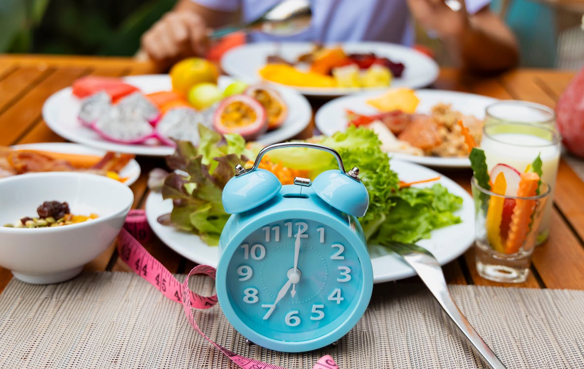 Obésité : Manger Plus Tôt pour Réduire les Risques Génétiques