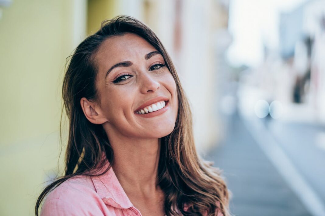 Tout savoir sur les fossettes : un charme irrésistible