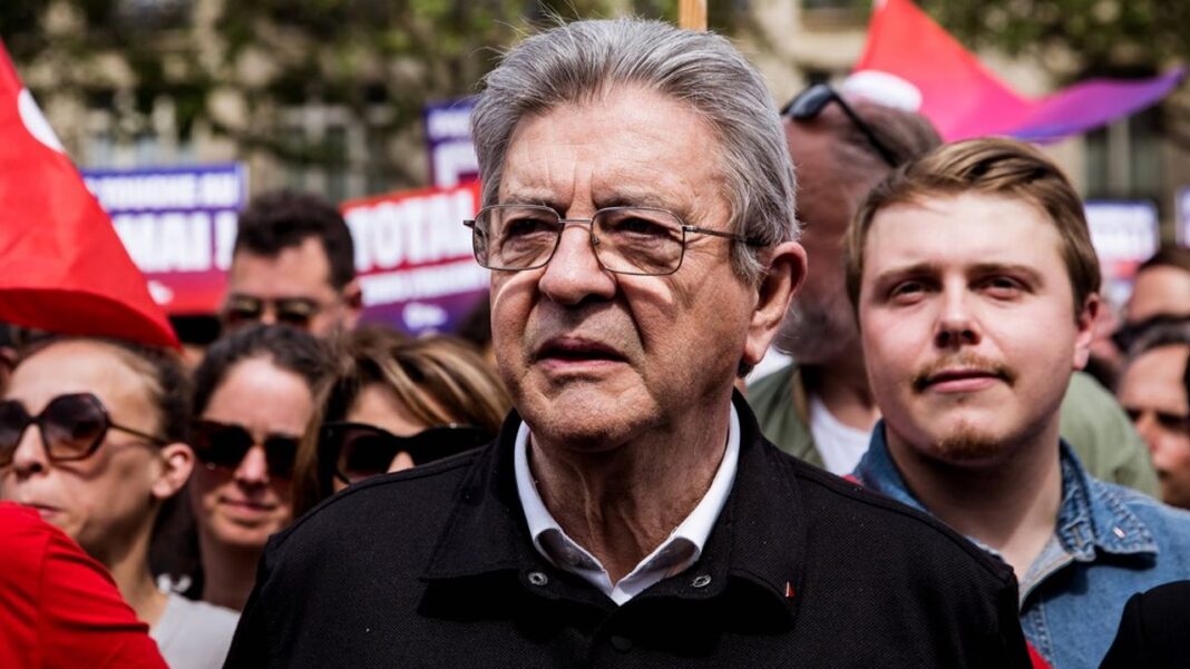 Jean-Luc Mélenchon officialise sa candidature à la présidentielle 2027 sur TF1