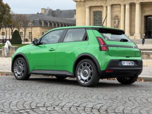 La Renault 5 E-Tech electrique modele le plus vendu en France en avril 2026 avec 3418 immatriculations
